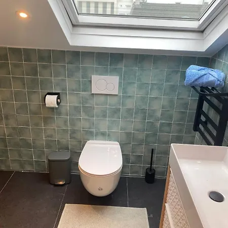 Apartment 3 *