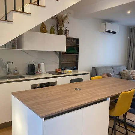 Apartment 3 *